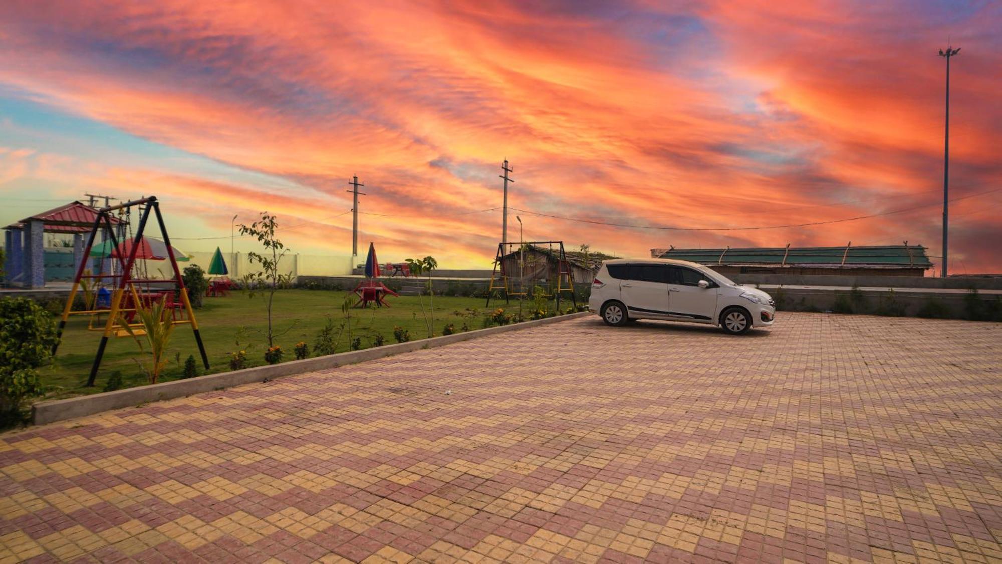Sea Queen Beach Resort On Beach !! Couple Friendly Family Resort !! Mandarmani Exterior photo